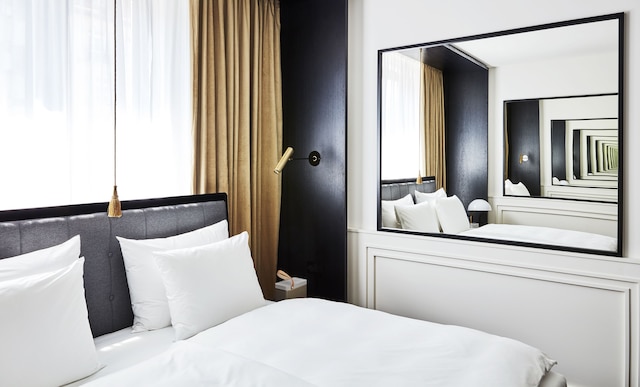 ルーマーズ ミュンヘン オートグラフ コレクション