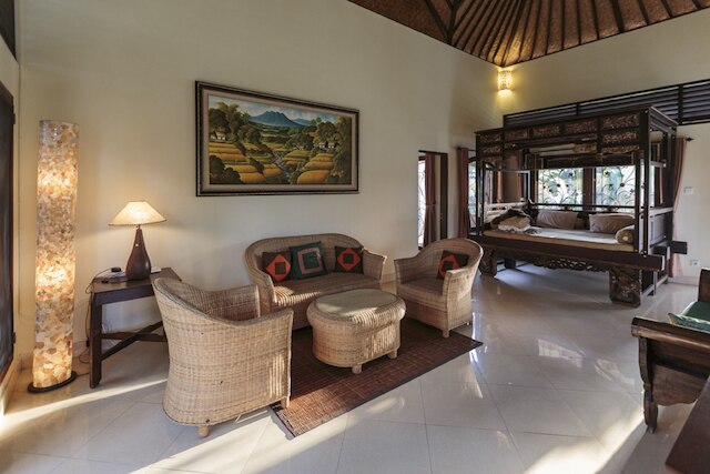 ムルニーズ ヴィラ ケロール