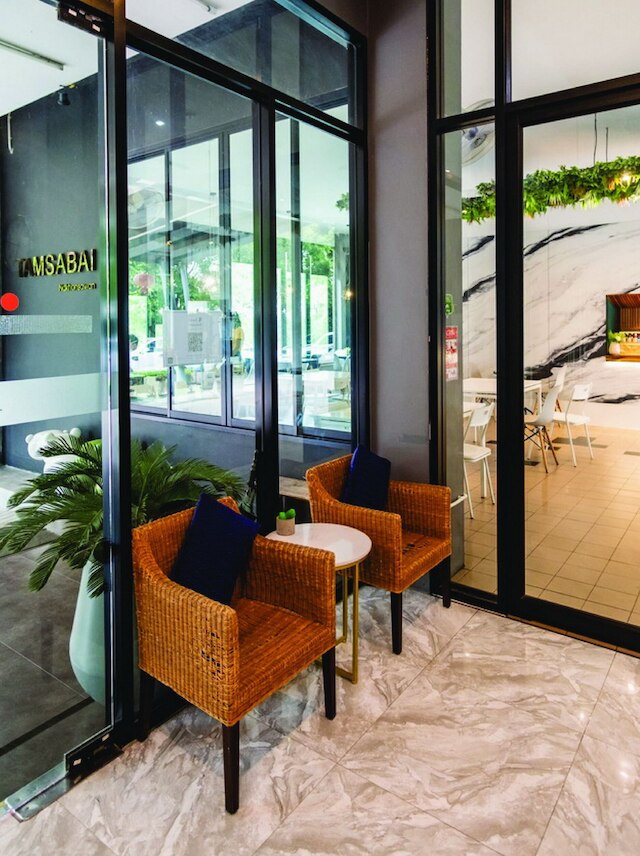 タンサバイ ホテル