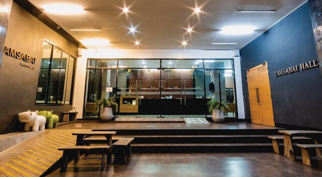 タンサバイ ホテル