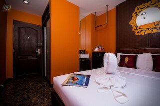 バイオレット タワー アット カオサン パレス