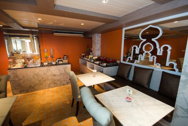 バイオレット タワー アット カオサン パレス