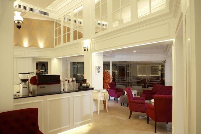 バイオレット タワー アット カオサン パレス