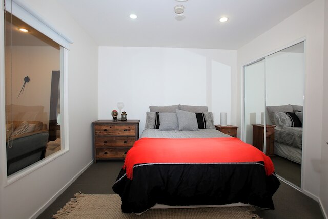 ビューティフル アパートメント ウィズ パティオ