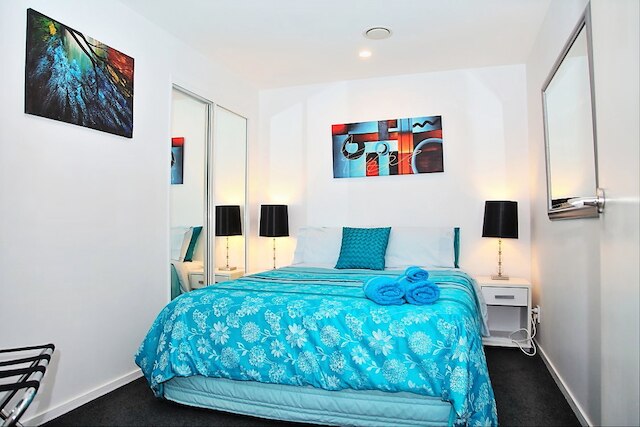 ビューティフル アパートメント ウィズ パティオ