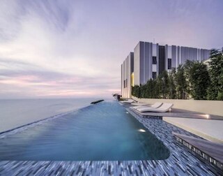 バーン プライ ハード バイ ポン