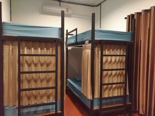 ウィー パクチョン ホステル