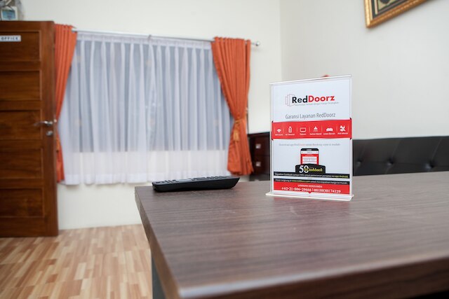 レッドドアーズ アット パシール ルユ ブアバトゥ