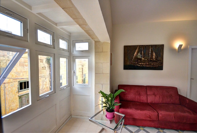 バレッタ セントラル アパートメント