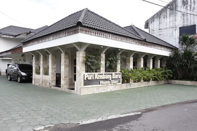 レッドドアーズ プラス ニア アジスチプト エアポート 2