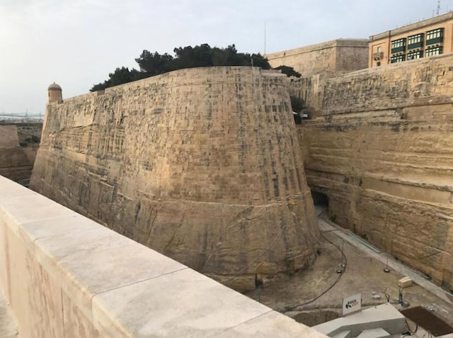 ヴァレッタ ビショップ アパートメント