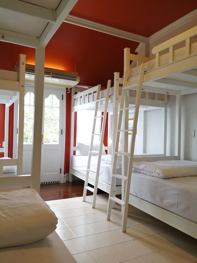 ベッド イン タウン - ホステル