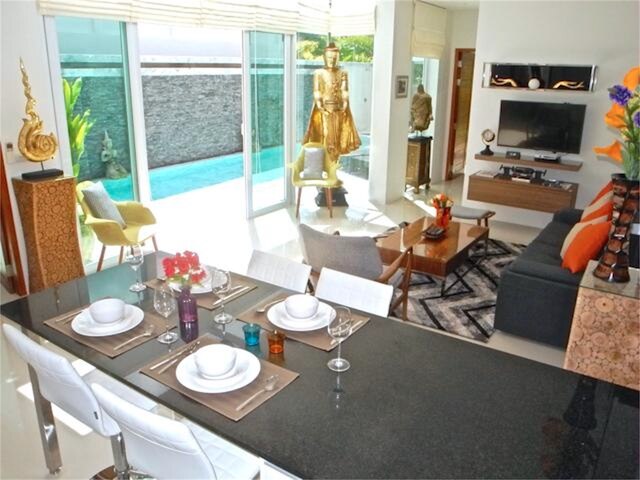 スカイライト 2 ベッドルームズ ニュー ヴィラ イン カマラ