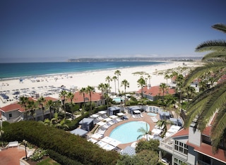 ビーチ ビレッジ アット ザ デル, LXR ホテルズ & リゾーツ