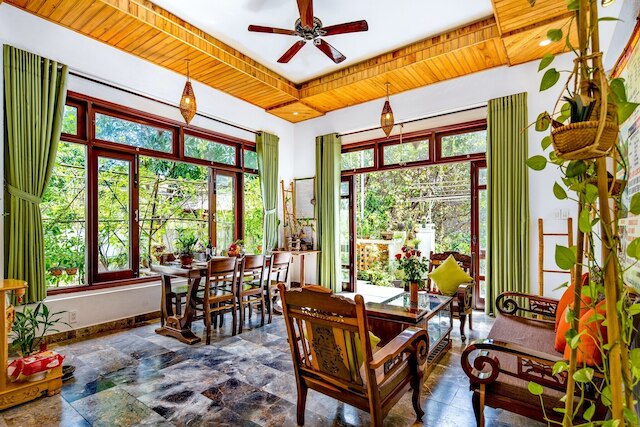 アン バン モーニング グローリー ビーチ ホームステイ