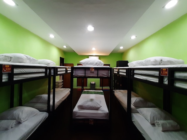 ザ レギャン 777 ゲスト ハウス