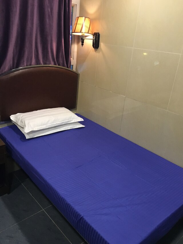 パリ ゲスト ハウス (巴黎賓館)