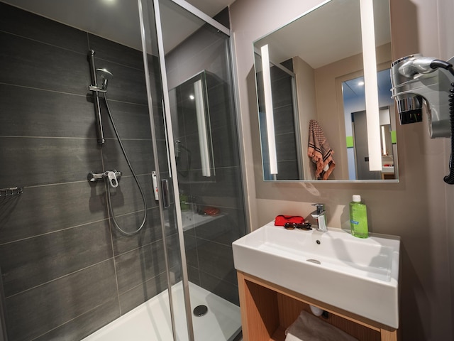 イビス スタイルズ クラマール ガール グラン パリ