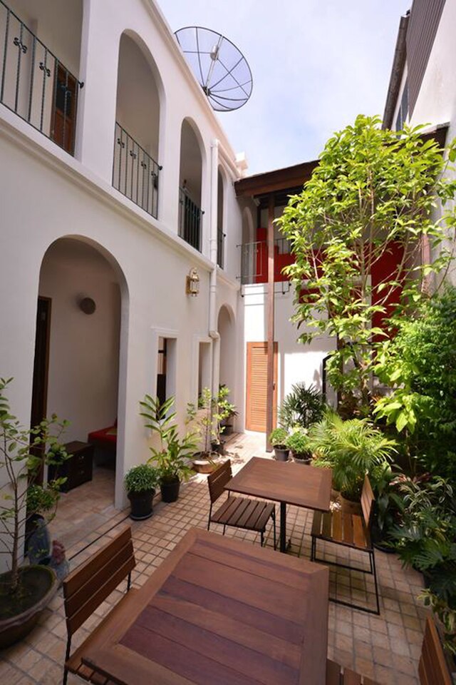 ネイバー プートン