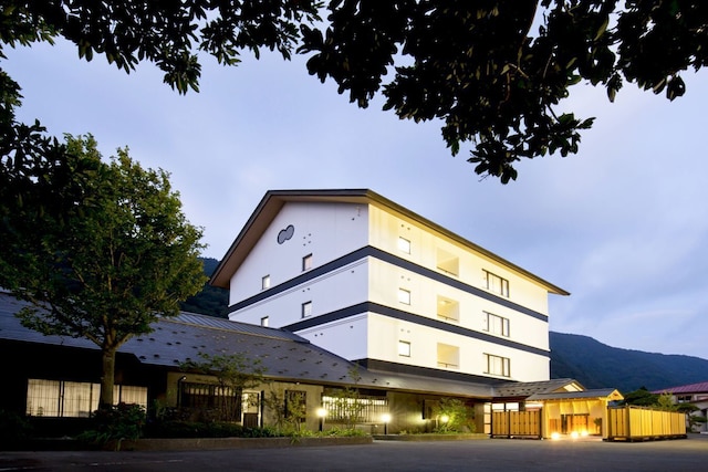 高見屋最上川別邸 紅