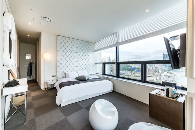 H アベニュー ホテル 広安里