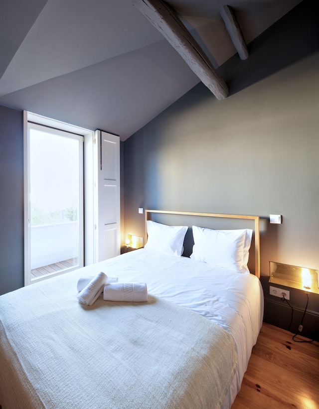 アパートホテル オポルト バターリャ