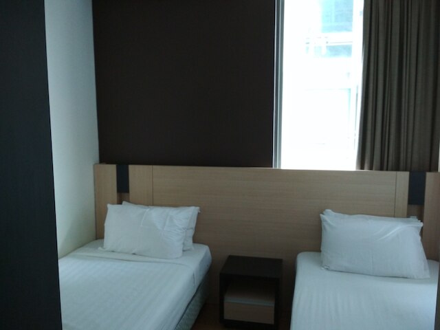 クイーンズ サービス スイート アット スイス ガーデン レジデンシズ