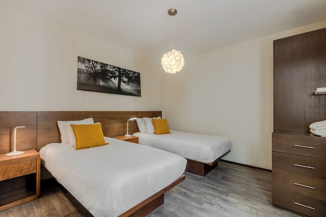 OM686 アーバン ロフツ ショートロング ステイズ