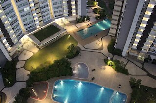 シティ リビング ウィズ パノラミック シー ビューズ アット ダンガ ベイ