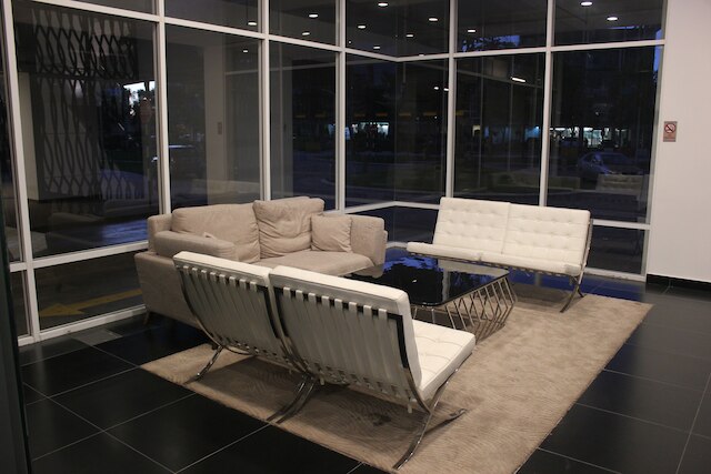 シティ リビング ウィズ パノラミック シー ビューズ アット ダンガ ベイ