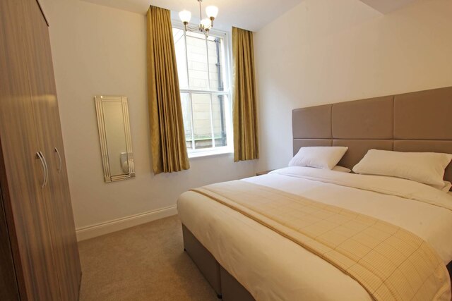 ザ キャッスル コレクション - 25 キャッスル ストリート