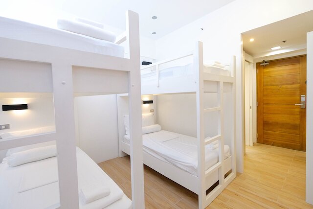 ヒーローズ ホテル