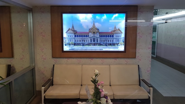 エーク ウドーン アパートメント