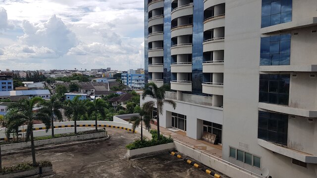 エーク ウドーン アパートメント