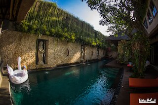 マンゼレジェプン ヴィラ & パビリオン