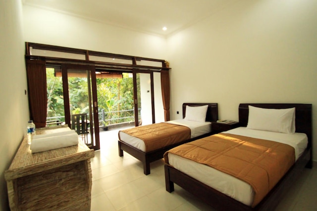 オマー ダマン ホテル、EPS