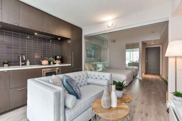 クイックステイ - クラッシー 1 ベッドルーム イン ヨークビル (ヤング & ブロアー)