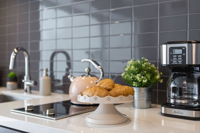 クイックステイ - クラッシー 1 ベッドルーム イン ヨークビル (ヤング & ブロアー)