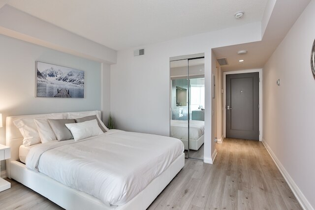 クイックステイ - クラッシー 1 ベッドルーム イン ヨークビル (ヤング & ブロアー)