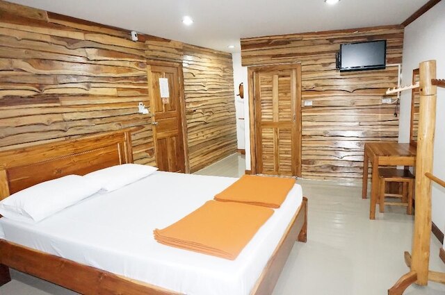 トンパプム プレイス