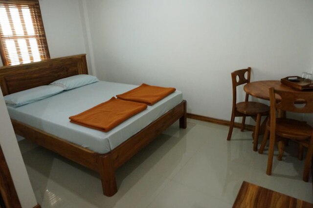 トンパプム プレイス