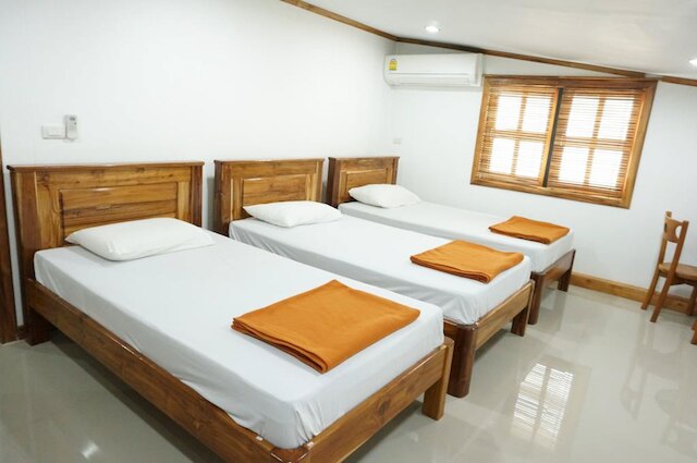 トンパプム プレイス