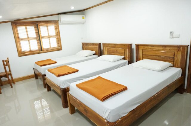 トンパプム プレイス