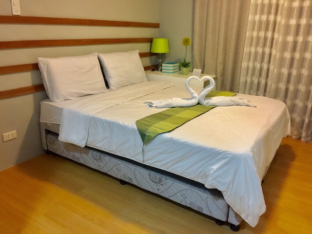 サンタ マリア ホームズ アット ワン オアシス セブ コンド