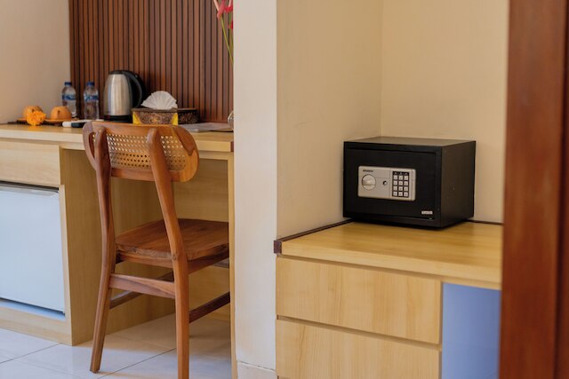 デサク プトゥ プトラ ヒドゥン