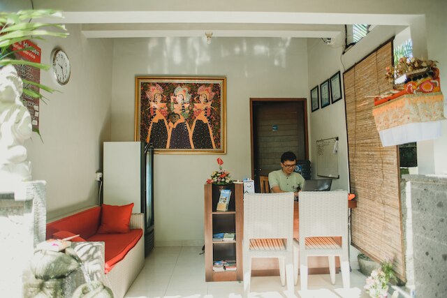 デサク プトゥ プトラ ヒドゥン