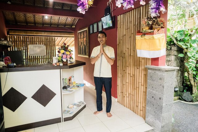 デサク プトゥ プトラ ヒドゥン