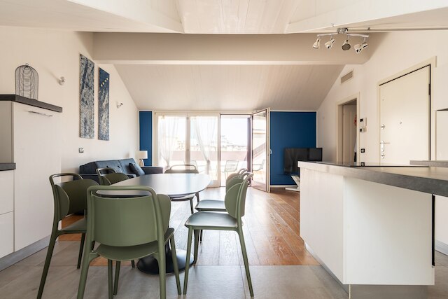 イージーホームズ - ブレアラ ラグジュアリー スイーツ