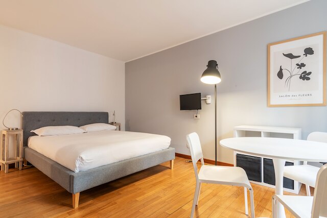 イージーホームズ - スピガ スイート