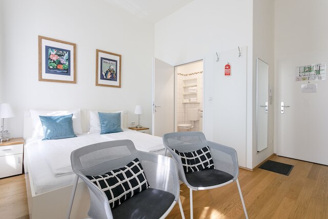 リース・シティ・ルームズ - セルフ・チェックイン